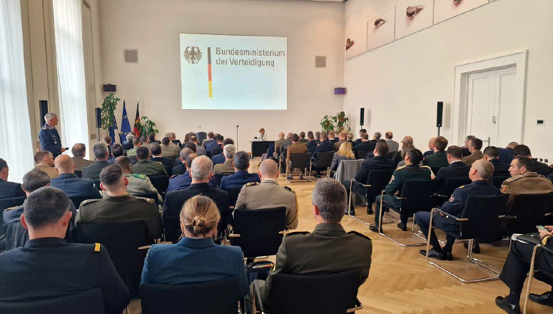 SC142 Course Members during a presentation
