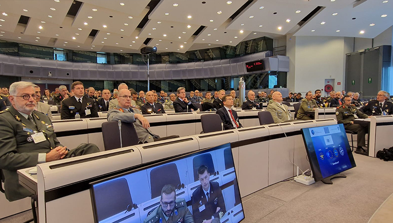 NDC delegation during the briefings at the EUMS. (First row, r to l) NDC Faculty Advisors COL Panche Vasilev and BGEN Jassem Nasrallah; NDC Commandant LGEN Olivier Rittimann; BGEN Ferenc Molnar; BGEN René Leitgen; and COL Eric De Landmeter.